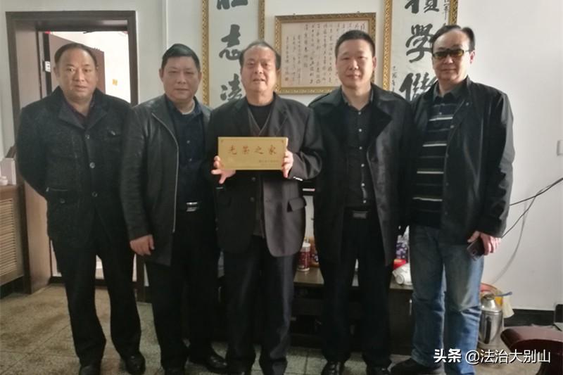 湖北蕲春即将挂牌上市,湖北蕲春，挂牌上市的温馨故事