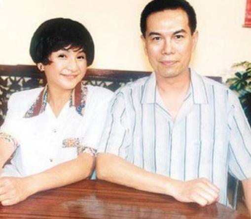 潘迎紫演绎下的神秘小巷美食之旅