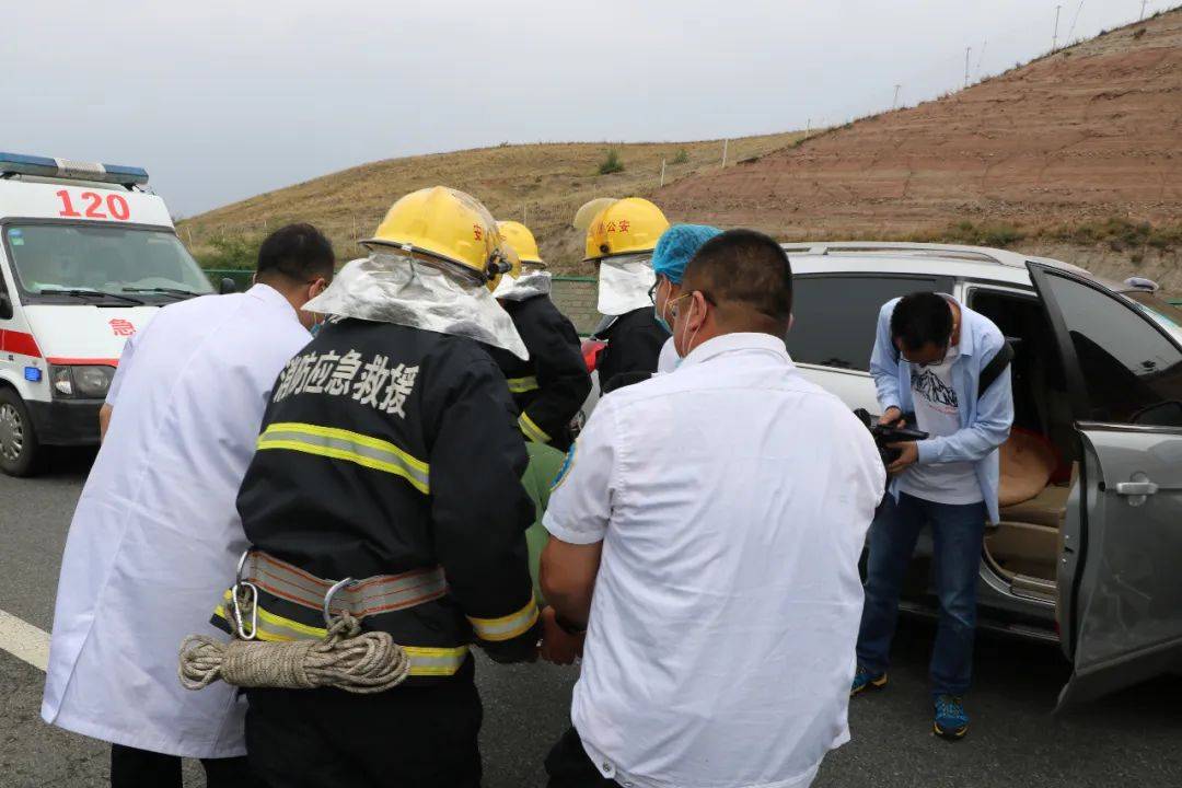 高速事故最新动态与步骤指南速递
