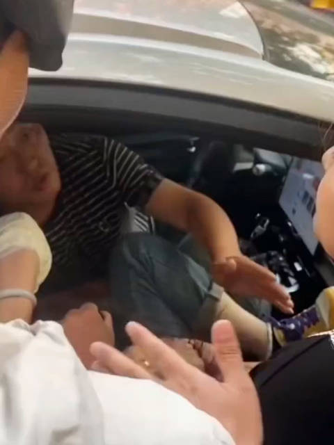 小巷深处的秘密，特色小店最新故事与小三最新视频揭露